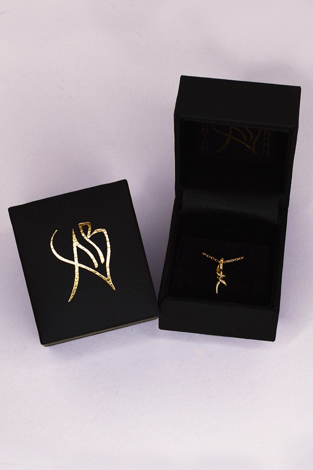 Knot Pendant in 18ct Gold