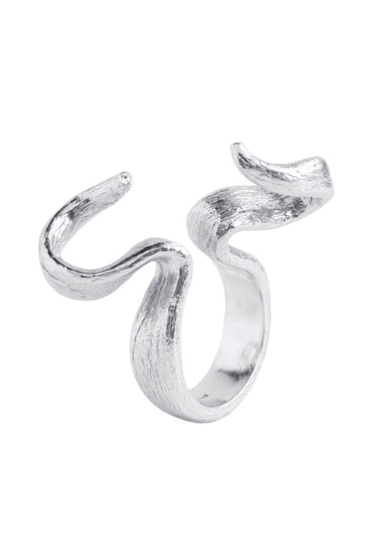 Wavy Ninja Ring with Diamonds