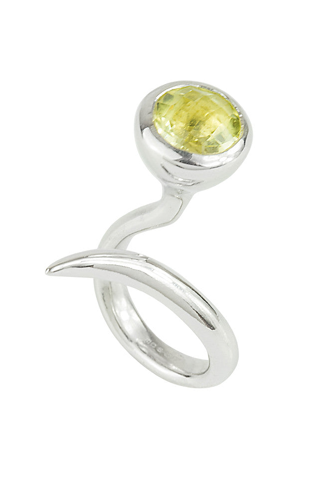 Dixie Cobra ring in silver with lemon quartz by Annika Burman