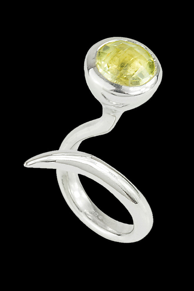 Dixie Cobra ring in silver with lemon quartz by Annika Burman
