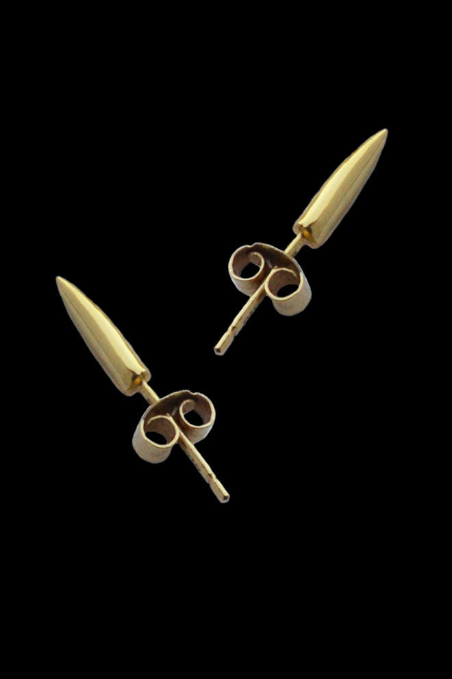 Spear stud earrings in 18ct gold by Annika Burman